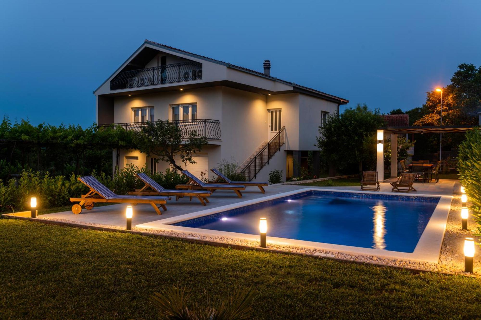 Villa Latica Dicmo Zewnętrze zdjęcie