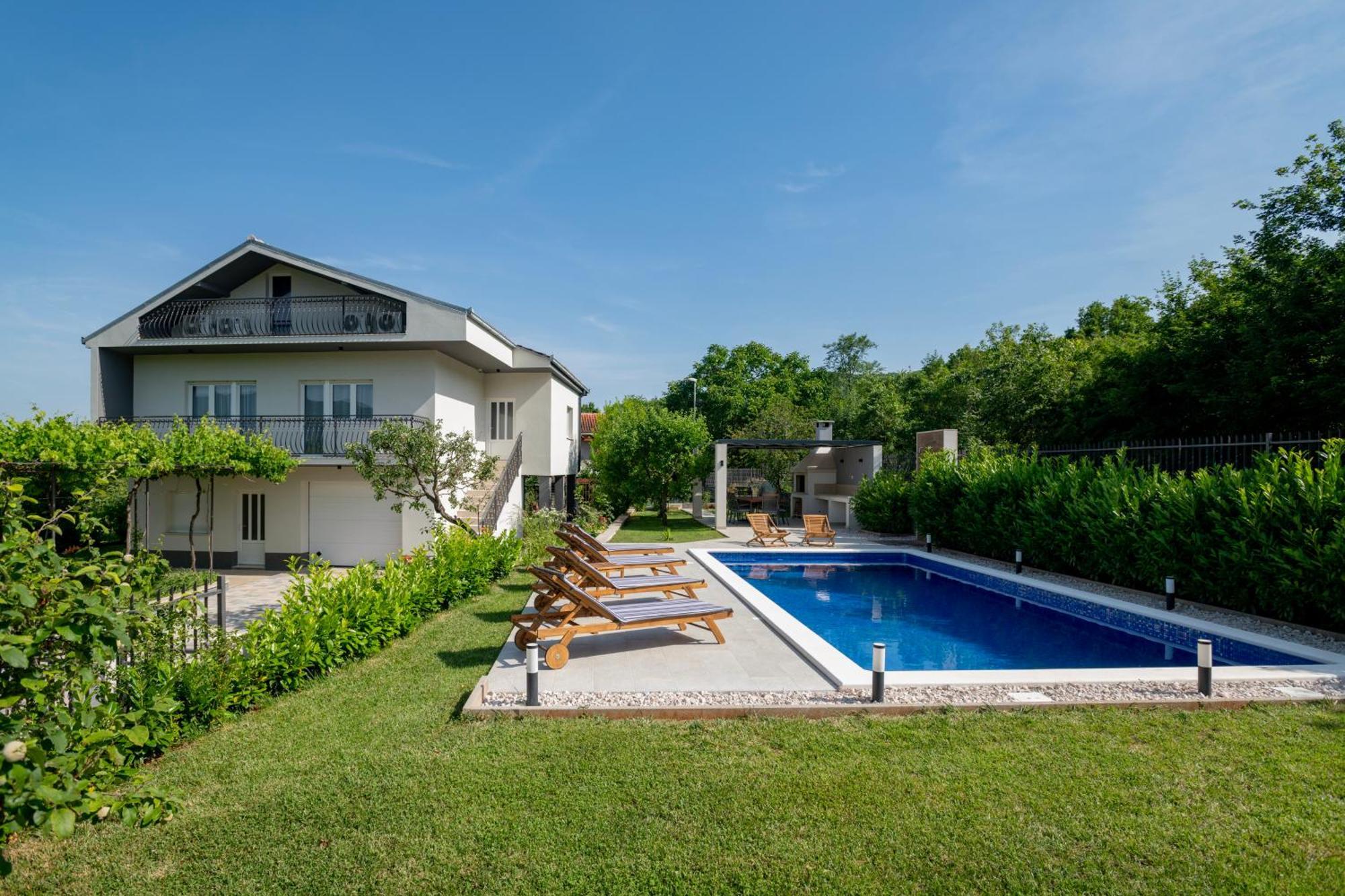 Villa Latica Dicmo Zewnętrze zdjęcie
